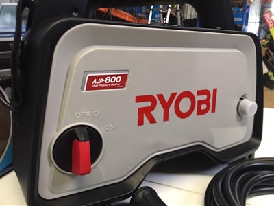 danh-gia-may-xit-rua-xe-ryobi-co-tot-khong